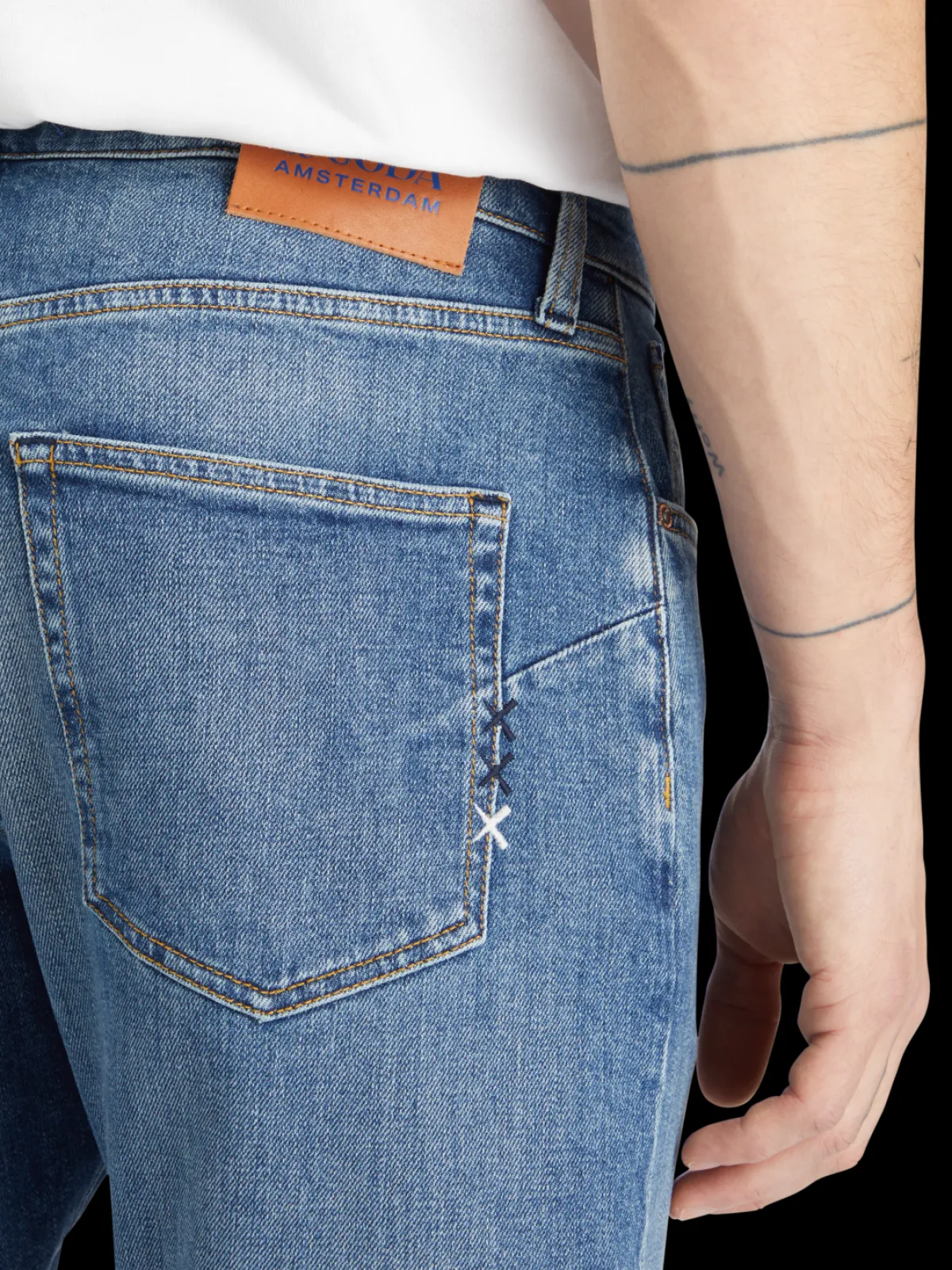 Discount Essential THE ZEE STRAIGHT FIT JEANS BLUE MOVES Jeans|Essentials